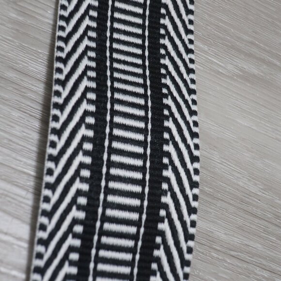 Black Pattern Canvas Strap with Gold Buckles 100 cm Brand New - Picture 3 of 3